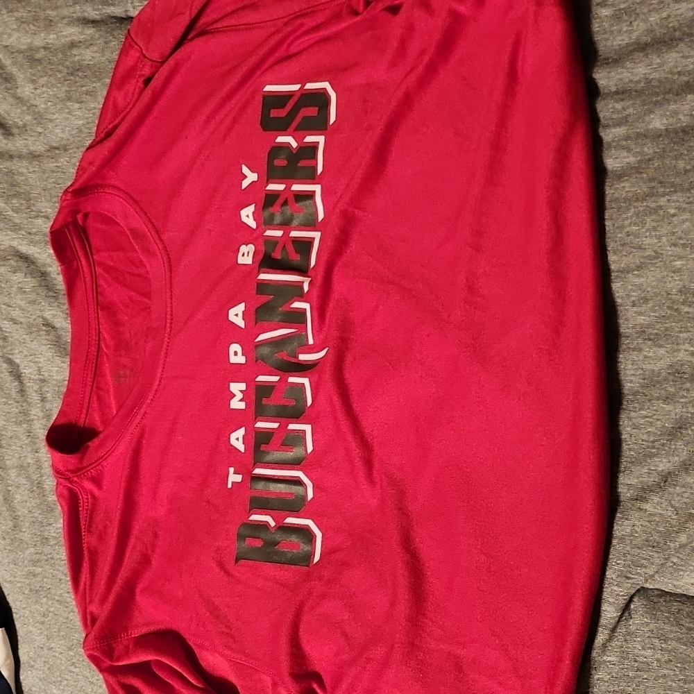 Tampa Bay Buccaneers long sleeve shirt